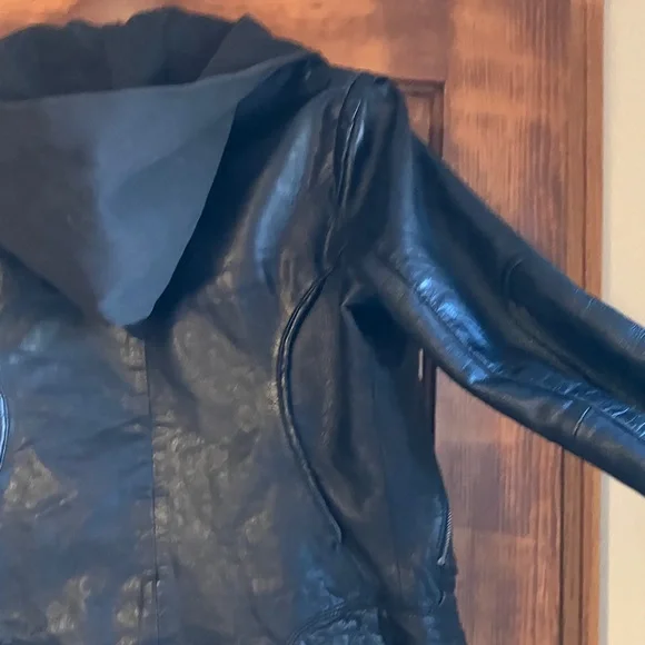 Doma Black Leather Jacket with Hoodie - Picture 5 of 9